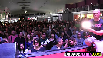 Casting Erotico In Un Salone: Bruny Maria In Azione