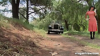 Tres Chicas Calientes En Un Trío Salvaje Con Una Gran Polla