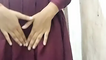 18-Year-Old Riya Enjoys Fingering And Cum Swallowing