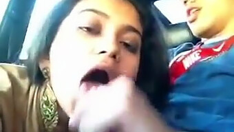 Amateur Indian Mom Gives A Mind-Blowing Oral Experience