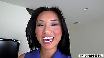 Alina Li วัยรุ่นเอเชียรับ Brannon Rhoades ในวิดีโอ Bangbros นี้