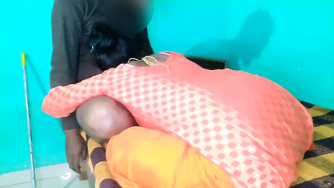 Middle-Aged Indian Girl Gets Her Tight Pussy Fingered