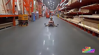 วิดีโอ Hd ของเพศชายใหญ่ที่ได้รับการดูดใน The Home Depot