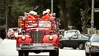 1980'Lerin En Ateşli Sahnesinde Öğrenci Ve Karısı