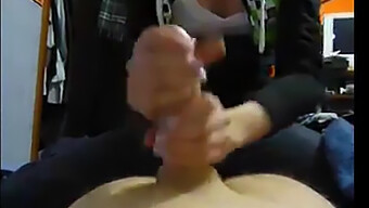 Amateur Girlfriend Gives Handjob To Big Cock