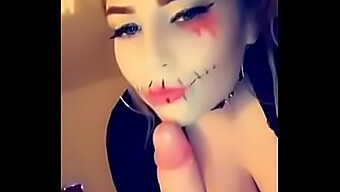 Amelia Skye Gir En Het Blowjob Og Blir Ansiktsknullet Til Halloween