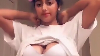 Stunning Latina Beauty In Her Best Performance