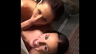 Sexo En La Ducha Con Un Trío