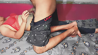 Un Couple Indien A Des Rapports Sexuels Intenses Et Passionnés Dans Une Vidéo Maison