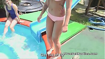 Adolescenta (18+) Bikini Babe Este Futută Tare În Piscină