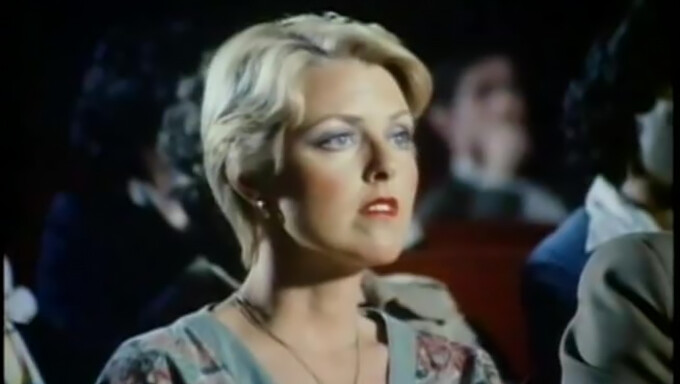 Dorothy Lemay In Desiree West Zapeljujeta Juliet Anderson